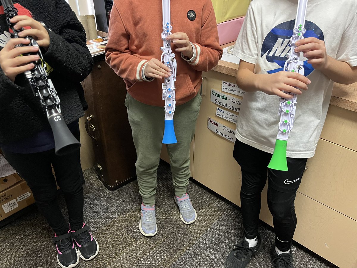Fabulous to see Students learning to play the instruments that travel to <a href="/SCDSB_Schools/">Simcoe County District School Board</a> on a loaner basis, providing an opportunity for them to explore timbres and learn about their history. <a href="/RamaCentral_PS/">Rama Central</a> <a href="/SevernShores/">Severn Shores PS</a>