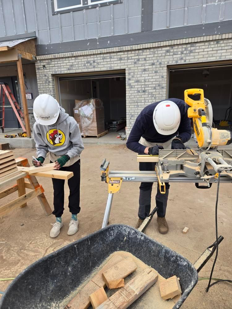 MileHighYP's tweet photo. Members recently teamed up with Habitat for Humanity to help build homes for our community! 🏡 Visit our website to sign up for more upcoming philanthropy events, like the Extreme Community Makeover THIS THURSDAY! 🚨🔨 #youngprofessionals #denvercommunity #milehigh #philanthropy https://t.co/ErTIbe5SWI