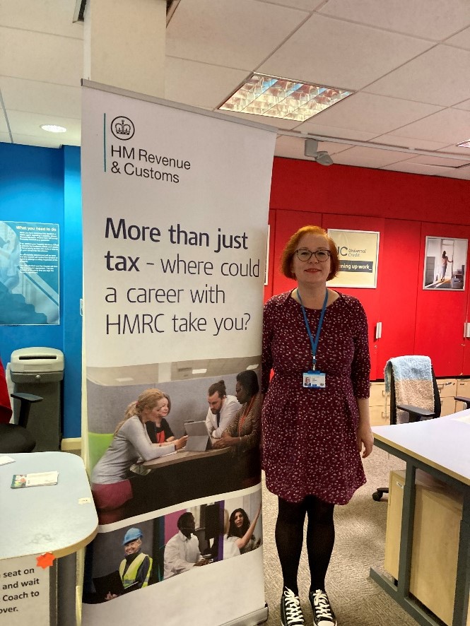 PeteJamiesonDWP's tweet photo. Super successful recruitment event @HuytonJobcentre, 115 attendee's, 103 referrals, 17 applications, 15 2nd interviews and 4 job offers on the day with lots of courses, support, advice on offer. Great work #SouthClusterEmployerAdvisors @LpoolCityRegion @BritishArmy @HMRCcareers https://t.co/jZIEovRLOz