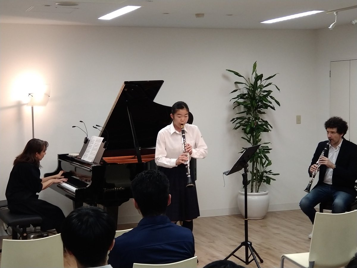 jpClarinetorg's tweet photo. 第28回クラリネットマスタークラス＆ミニコンサート、講師ニコラ・バルディルー氏が開催されました。素晴らしいレッスンとコンサートに、感動しました。コンサートは、プロコフィエフ「クラリネットのためのソナタop.94」アンコールはビゼー「カルメン幻想曲」でした。 https://t.co/LXr2PxsfsR