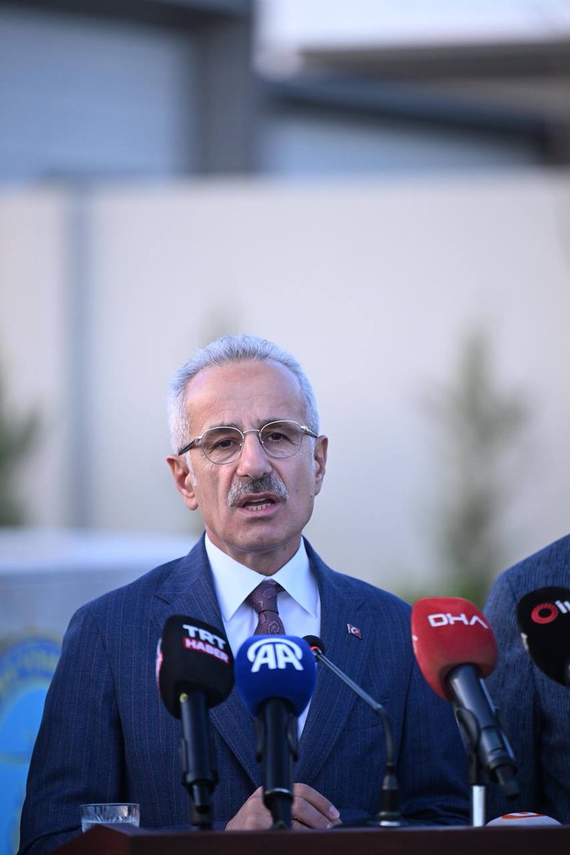 a_uraloglu's tweet photo. 📍Antalya Havalimanı

Antalya Havalimanı'nda incelemelerde bulunarak kapasite artışı ve modernizasyon çalışmalarımız hakkında bilgi aldık.

Havalimanımız, turizmin kalbi Antalya’mıza yakışır şekilde büyümeye devam ediyor!
#TürkiyeHızlanıyor🇹🇷 https://t.co/EbYt2pJUci