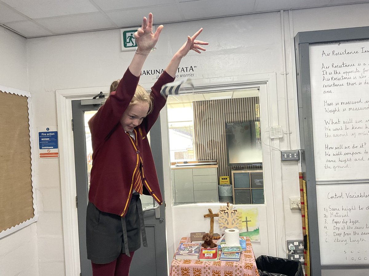 PDA_Y5's tweet image. 🪂 Today, we have been investigating Air Resistance! We made mini parachutes and tested how size affected the amount of resistance. The greater the surface area, the greater the number of air particles hit the object and the greater the overall resistance. #pdascience 🪂 🌟😊👏🏼