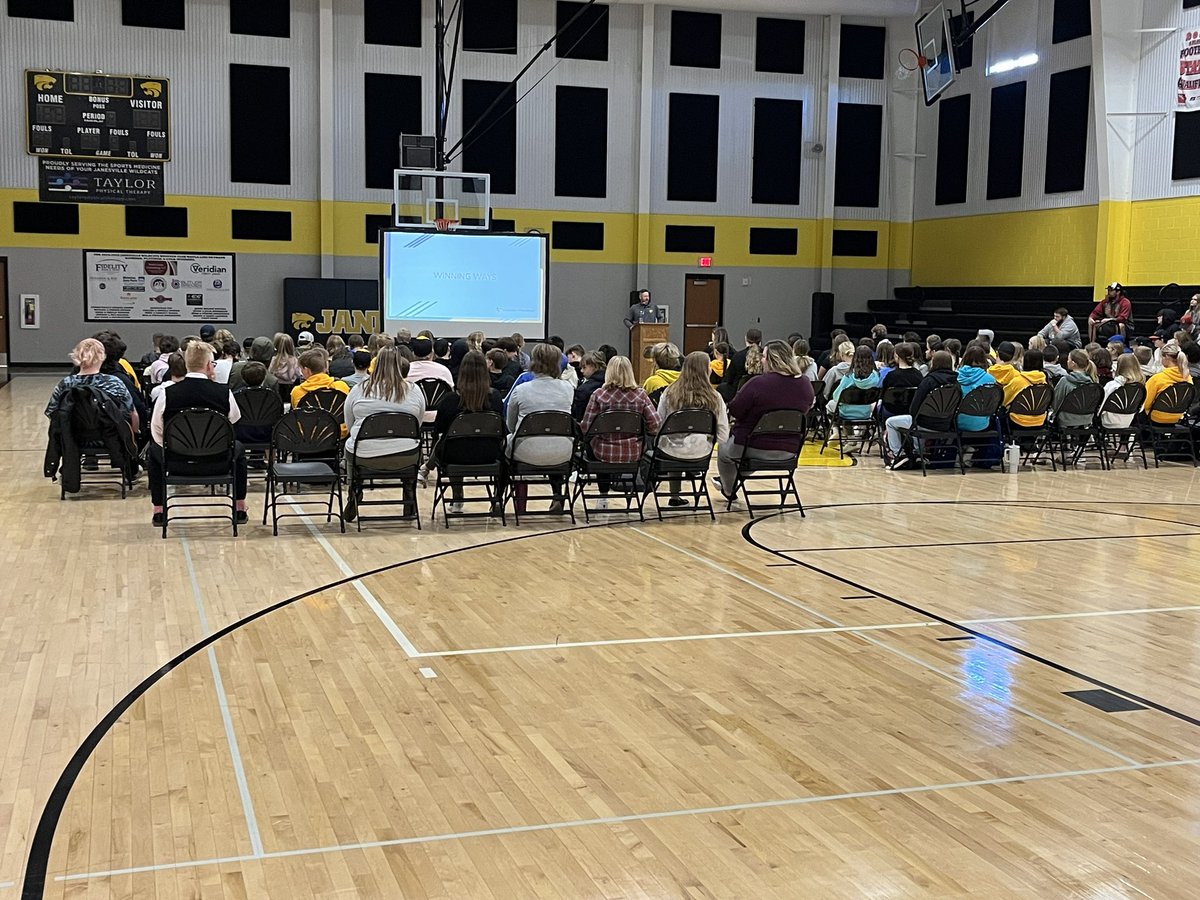 RCSDWildcats's tweet image. Thank you Lyndsey Fenelly for sharing your message with our Iowa Star Conference 7-9th grade students today regarding mental health, being comfortable in your own skin, knowing you are good enough, and genuinely caring about others.  #Rfactor