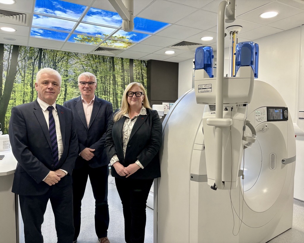 A pleasure to meet Dr Patrick Donnelly and his team at the Ulster Hospital <a href="/setrust/">South Eastern Trust</a> today, learning about their innovative work to help prevent and treat heart disease with our <a href="/TheBHF/">British Heart Foundation</a> <a href="/BHFNI/">BHF Northern Ireland</a> team.