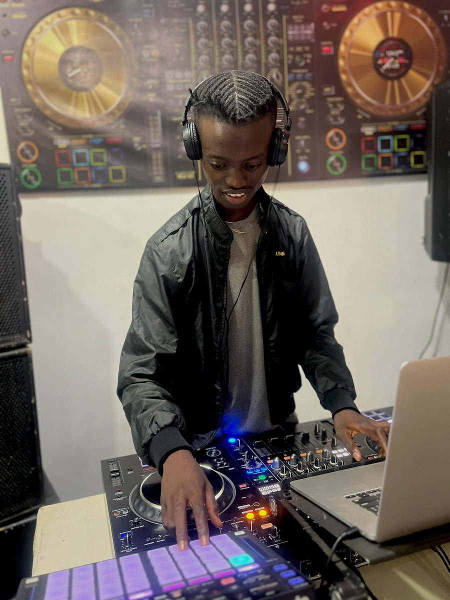 DJYusif1's tweet photo. I Woke Up A little Bit Older, 🎂 +1 Happy Birthday DJ YUSIF SIERRA LEONE. 🇸🇱😊🎧 https://t.co/8oxzSqiuHA