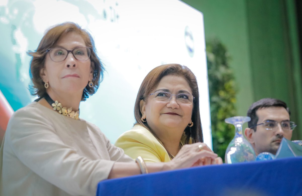 PDDHElSalvador's tweet photo. #ProcuradoraDDHH @RaqueldeGuevara inauguró el Foro Internacional de INDH La Defensa del Medio Ambiente en la Era Digital, coordinado por #AdjuntaMedioAmbiente Rosy Sandoval. Le acompañaron Dr Rubén Miranda de @ULPGC, Dr. Antonio Sorela y Mtra. Consuelo Olvera de @RINDHCA. https://t.co/QxNjapnf6A