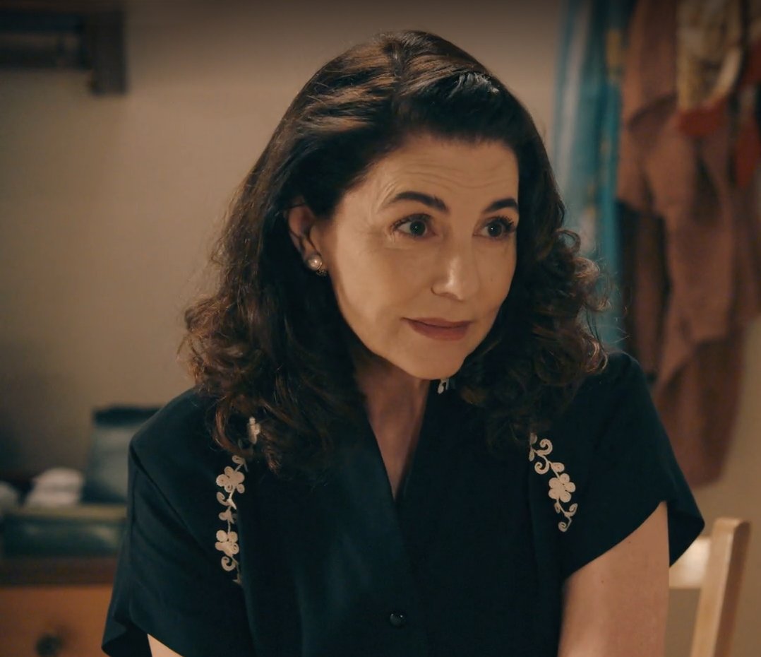 "¿Y qué no se le va a contar a una madre, verdad? Hija, así es como quiero que me veas, como alguien a quien le puedes contar lo que te preocupa"

Cuando la Digna de siempre aparece me deja muy sensible 😭 y estoy deseando que sepa todo
#Mafin