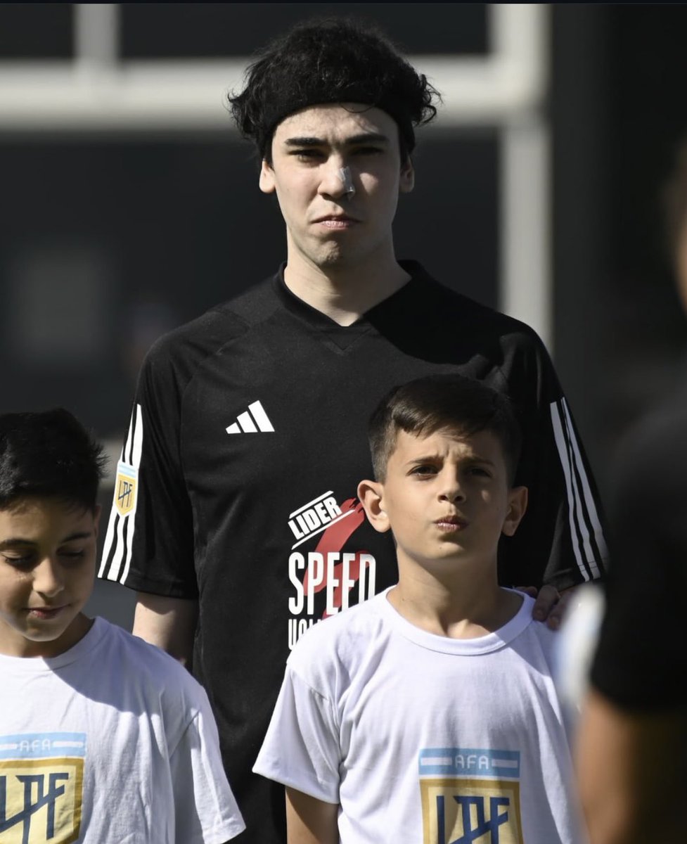 Todo es risa, pero este chaval tuvo mas minutos jugados que armani en el mundial….
Fabbiani masterclass