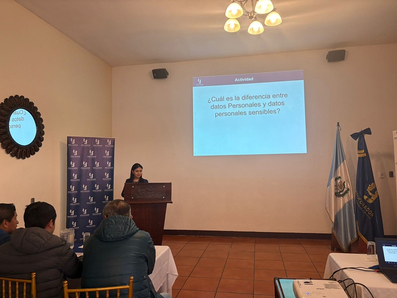 PDHgt's tweet image. 📍#Quetzaltenango
La Secretaría de Acceso a la Información Pública #SECAI facilitó una capacitación acerca de las generalidades de la Ley de Acceso a la Información Pública #LAIP, solicitudes de información y sus incidencias e información pública de oficio y sus incidencias, en