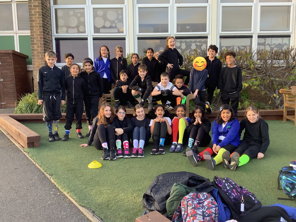 ReinwoodJuniors's tweet photo. #RJS5SH donned their odd socks today on #OddSocksDay to mark #AntiBullyingWeek. https://t.co/RBFhcGBoJ7