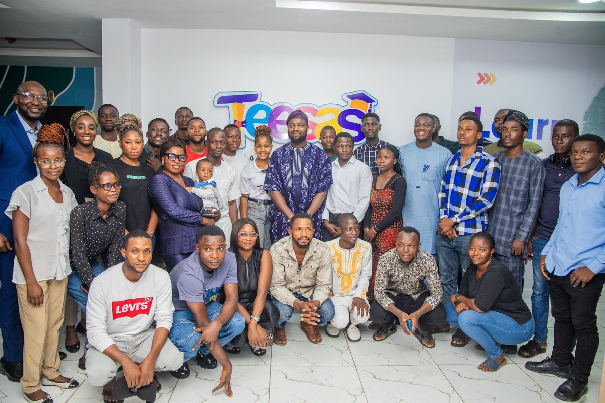 teesaseducation's tweet photo. We were honored to host Dr. ’Bosun Tijani, Minister of Communications, at Teesas Education Learning Centre, Lekki. His visit reaffirms the government's commitment to equipping Nigeria's youth with digital skills for the future. https://t.co/MxT83cuiDz