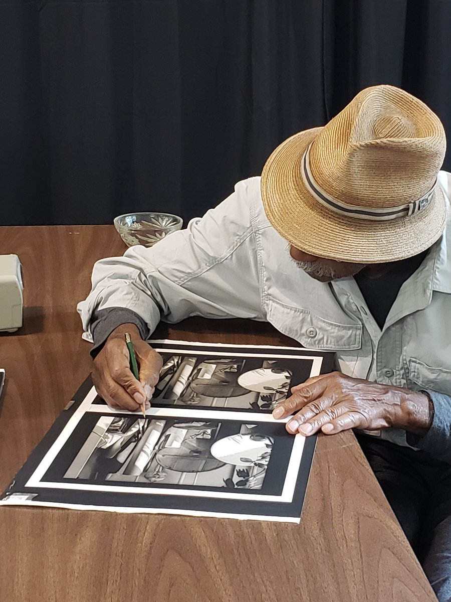 21stEditions's tweet photo. https://t.co/ZQUy19rds5

#adgercowans #21steditions #kamoinge #shapinghistory https://t.co/pdk8QWxgFk