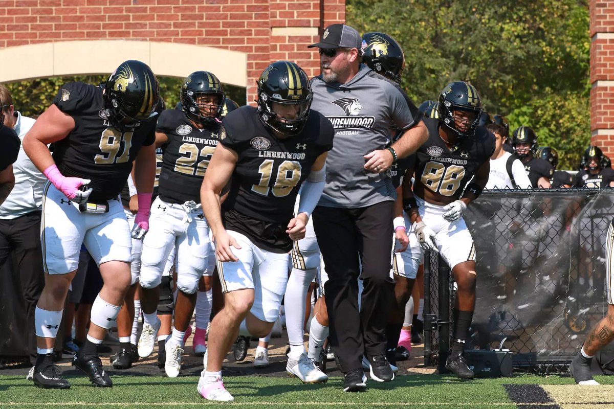 Blessed to receive an offer from Lindewood University #2 <a href="/EricInama/">Eric Inama</a> <a href="/LindenwoodFB/">Lindenwood Football</a> <a href="/dariusmoore07/">Coach D Moore</a> <a href="/CoachAaronTerry/">Aaron Terry</a> <a href="/BlackbournMike/">Mike Blackbourn</a>