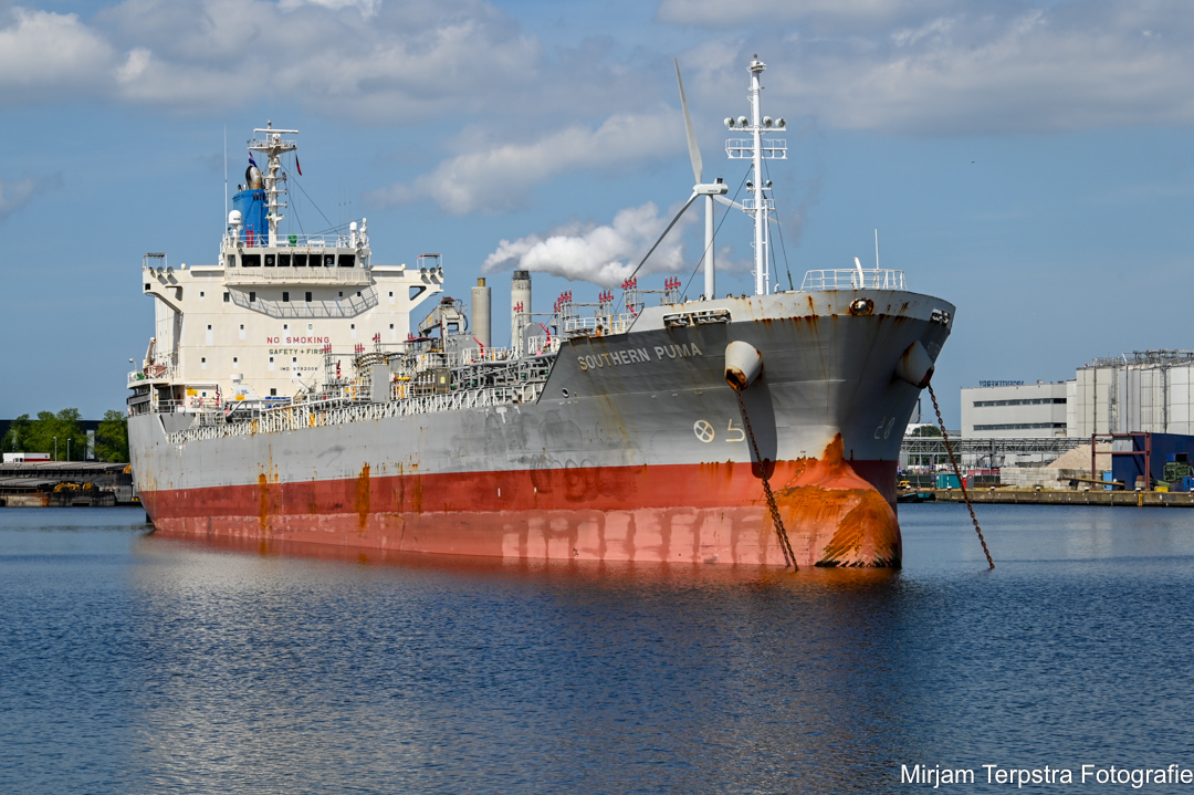 MirjamTerpstra1's tweet photo. #oil #chemical #tanker #SouthernPuma seen in #Westhaven #Westpoort #Port of #Amsterdam #Haven #sailing #maritime #shipsinpics #ships #shipspotting #shipphotography #vessel #seafarer #humanatsea #instashipping #sailing #photography #shipping #maritimephotography #shipping https://t.co/Y5tMcSboEq
