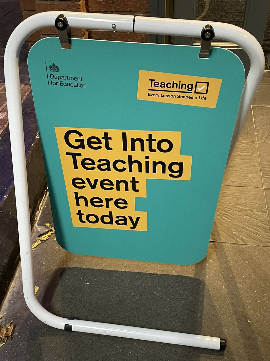 Leicester & Leicestershire SCITT tweet media