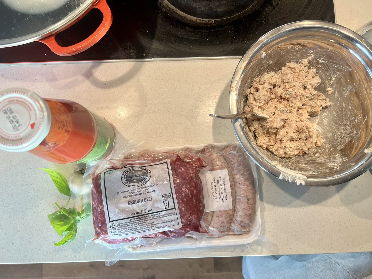 countbtc's tweet photo. We gotta talk about food and diet on the new American Bitcoin Citadel show. Bitcoiners first here too. The Golden Age is just lunch for us. https://t.co/AkDToiFa46