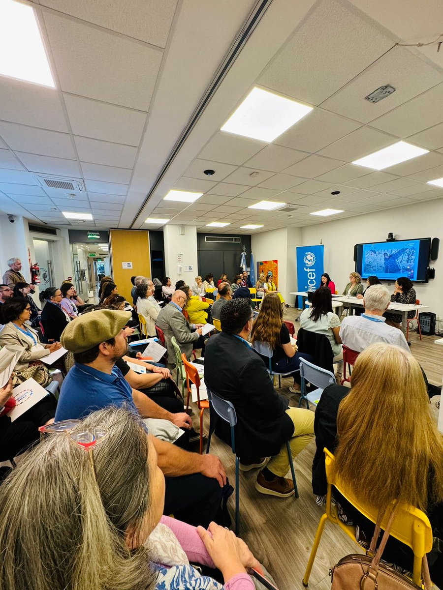 UNICEFargentina's tweet photo. 📚Organizamos el Encuentro Federal por la Educación de los Adolescentes en Contextos Rurales. 

🏫Reúne a especialistas, autoridades y equipos técnicos de 17 provincias con el fin de intercambiar experiencias y desafíos para asegurar el Derecho a la Educación en la ruralidad. https://t.co/cdWtcYscpH