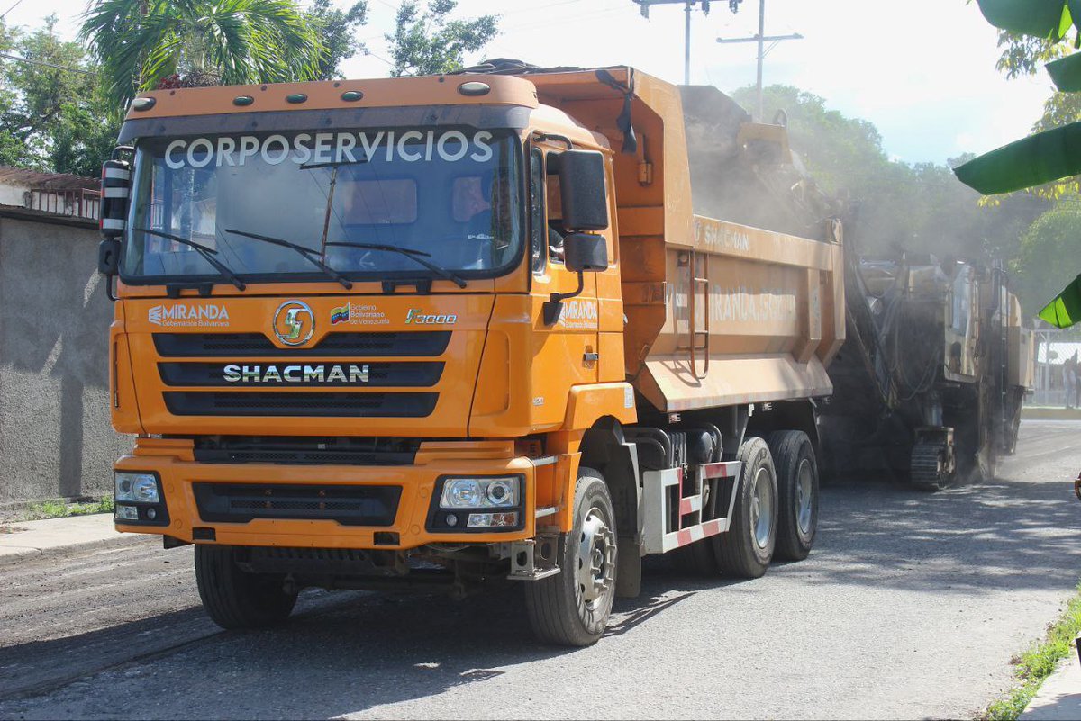 🚧✨ Inician los trabajos de escarificación para la rehabilitación de la carretera principal Plaza Buroz - Santa Rosalía - Belén

El Alc. <a href="/Johan_CastroP/">Johan Castro Palacios</a> destaca la importancia de esta obra para mejorar la calidad de vida y fomentar el desarrollo de las comunidades. 💪🏽🚗  

#Buroz