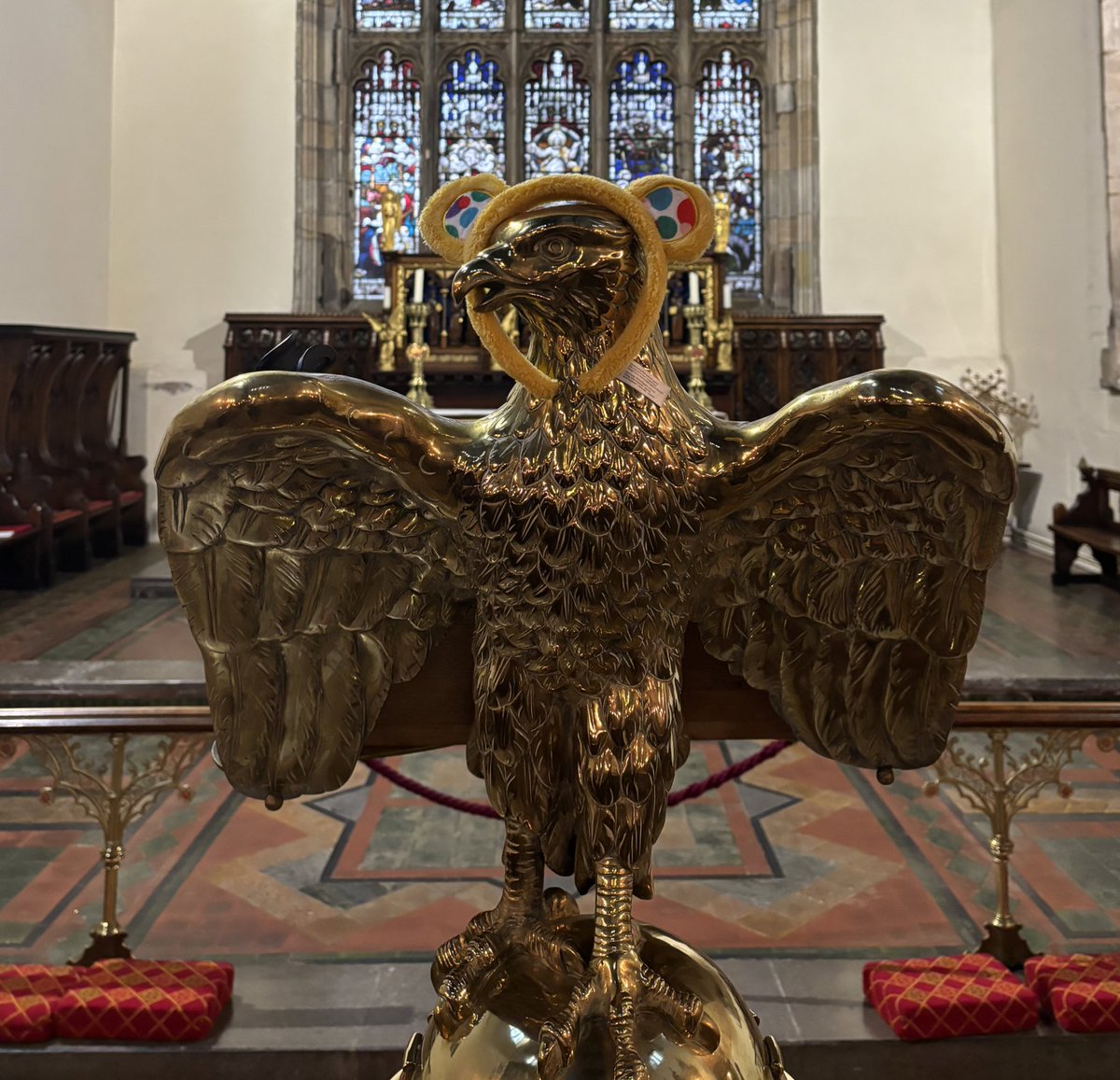 Cadeirlan Deiniol Sant ym Mangor tweet media