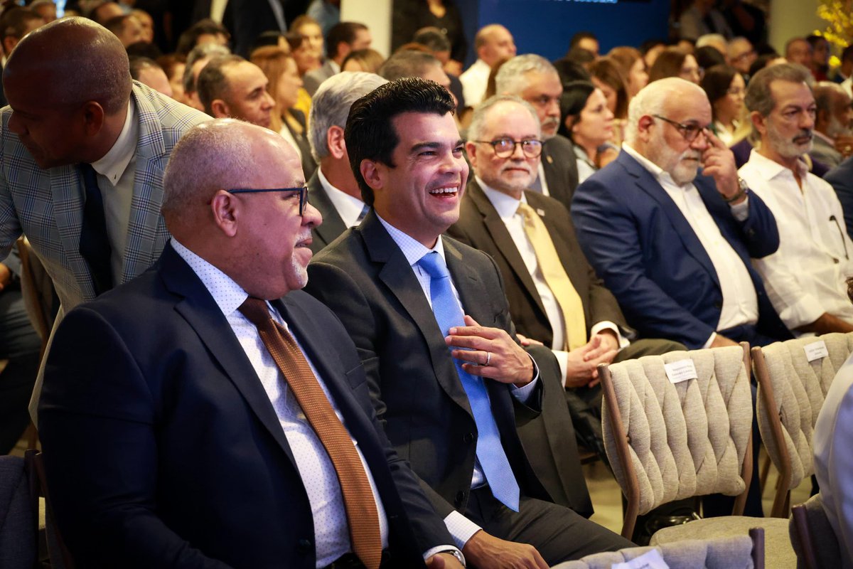 warnaudbisono's tweet photo. “Banreservas - Motor de la economía nacional 2020-2024”. 

Agradezco al presidente ejecutivo de @banreservasrd, Samuel Pereyra @spereyrarojas, por la invitación a la conferencia. Es un honor ser parte de este espacio que destaca su papel clave como aliado estratégico en el desarrollo económico y social del país y apoyo esencial para la diáspora dominicana. 🇩🇴

¡Enhorabuena por su continua contribución al progreso de los dominicanos durante 83 años!