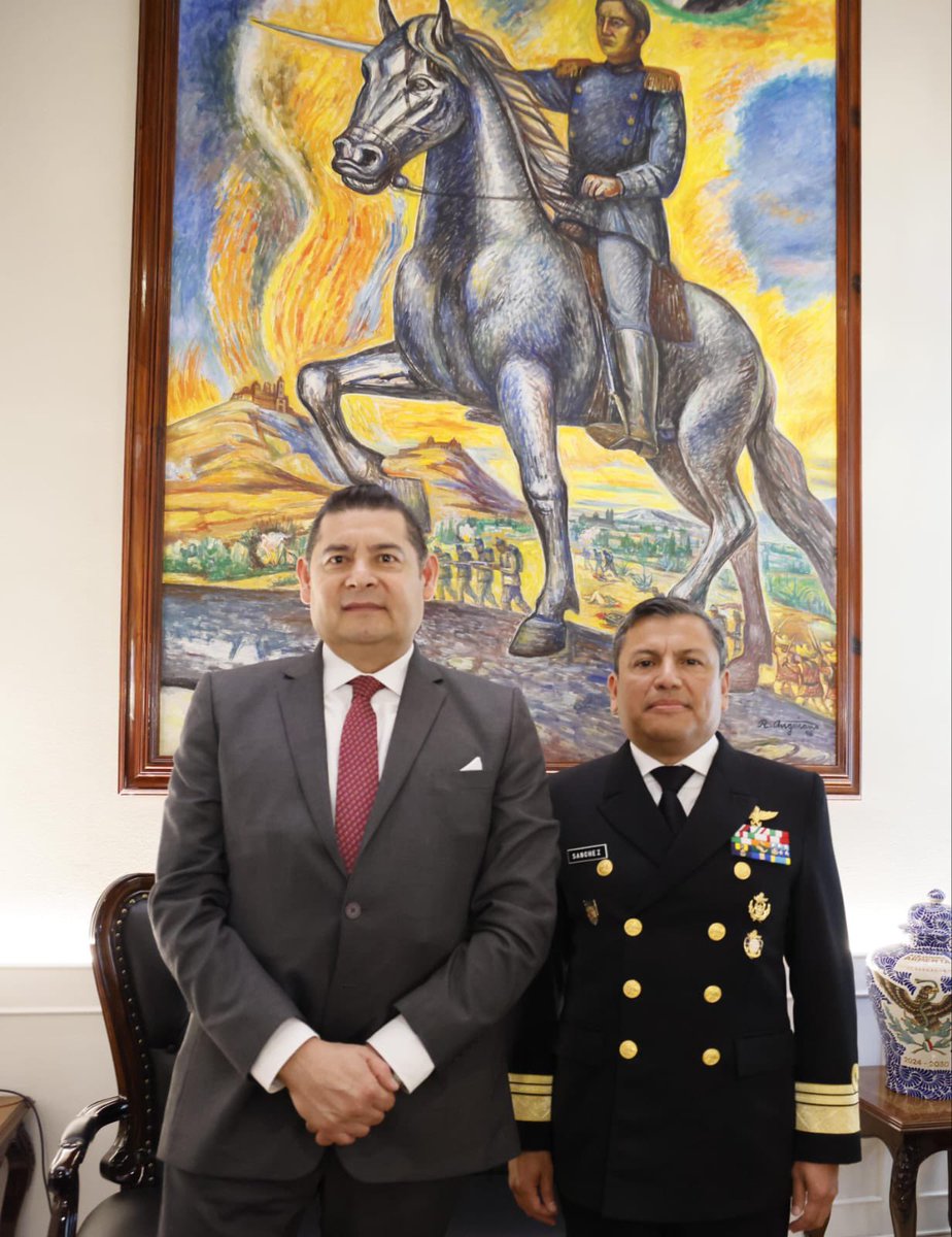 moviendoideas's tweet image. #CírculoDePODER 🚨 | Habemus Secretario de Seguridad Pública en #Puebla para el gabinete de @armentapuebla_: será el Vicealmirante IMPDEM Francisco Sánchez González, quien tuvo que pedir permiso a la Presidenta @Claudiashein para separarse de sus labores en la @SEMAR_mx e…