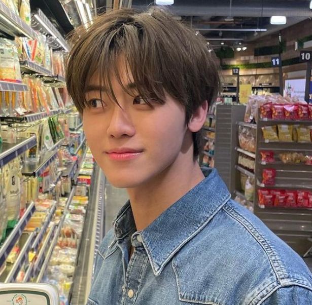 I_ADIORE_U's tweet photo. nomin short au
; Gara - Judy

🎬 Love scenario 

Dalam situasi kepepet, Judy asbun bilang kalau Gara si kating paling nyebelin itu pacarnya. https://t.co/FKXFcqmwtT