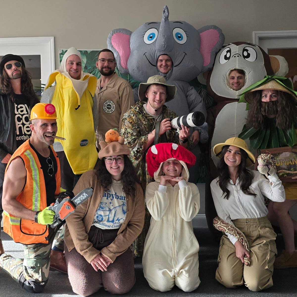 Halloween party with the Coal crew 🖤🎃 The theme was "jungle."