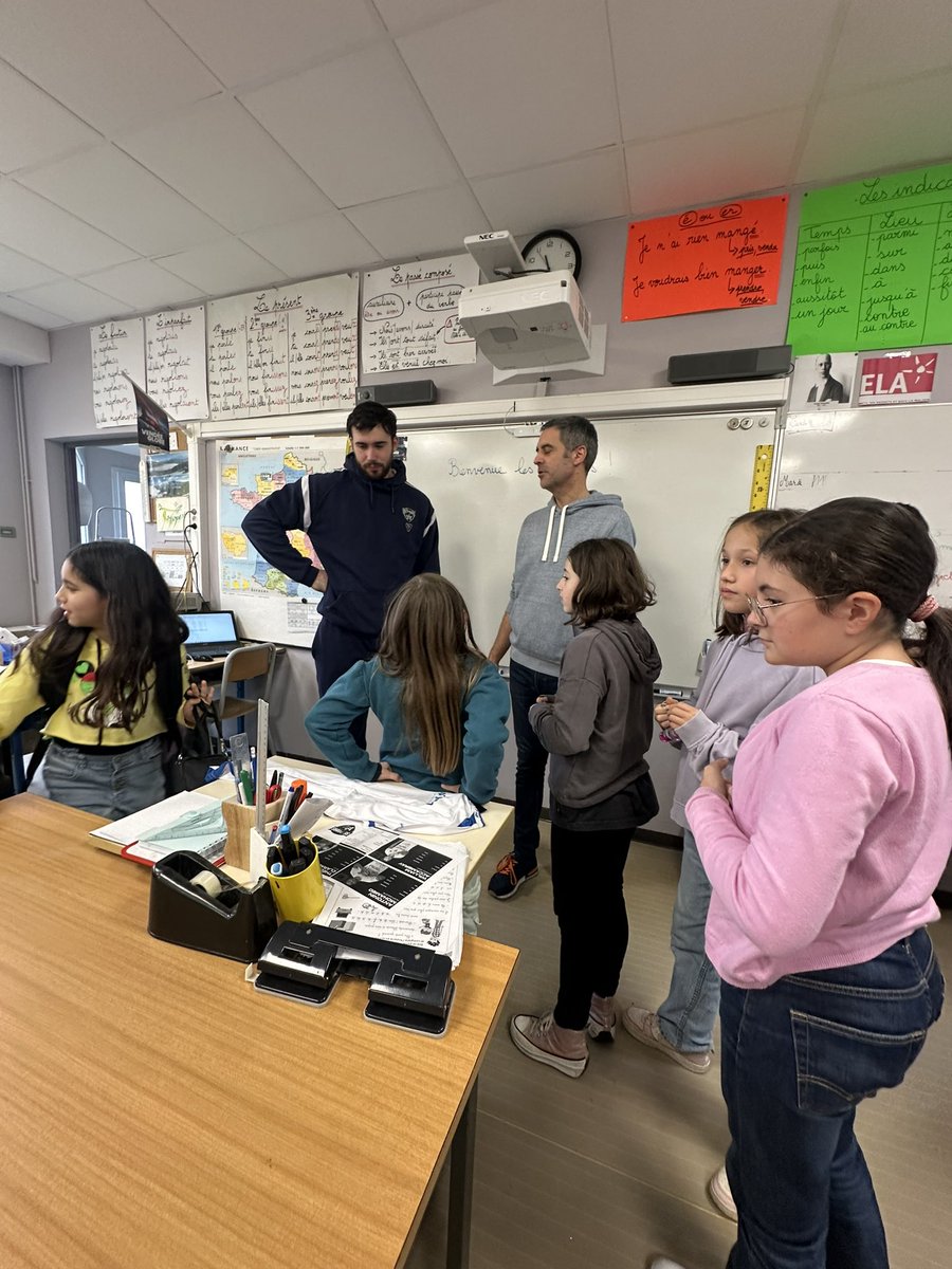 𝗟𝗘𝗦 𝗕𝗟𝗘𝗨𝗦 𝗔 𝗟’𝗘𝗖𝗢𝗟𝗘 ! 🤝

Dans le cadre de notre projet « EGALITE » autour de l’inclusion et de la lutte contre les discrimations Antonin, Théo &amp; <a href="/AccambrayW/">William ACCAMBRAY</a> étaient à l’école de Semoy.

#SeptorsSolidaire