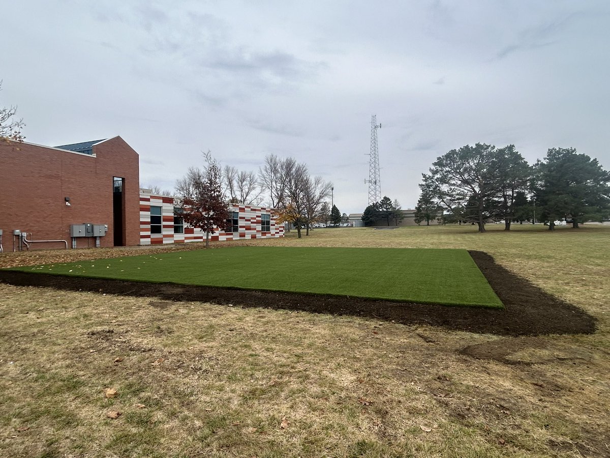 Another great project completed by the Go Turf Nebraska location. This one a play area for the Ponca Tribe of Nebraska at one of their grade school locations in Lincoln, NE. We hope they enjoy! #playgroundturf #nebraskaturf #artificialturfinstallation