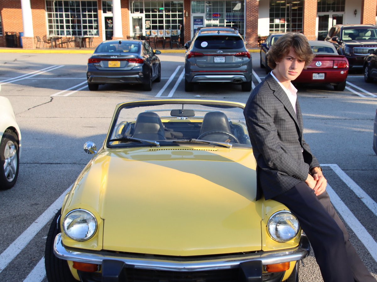 Capital_Triumph's tweet photo. It's #TriumphTuesday!
This is new CTR Club member Jonathan and his 1975 Spitfire 1500. Welcome to the club!

#Triumph #TR2 #TR3 #TR4 #TR5 #TR250 #TR6 #TR7 #TR8 #Spitfire #GT6 #Stag #Herald #Vitesse #Dolomite  #LittleBritishCar #TriumphSpitfire1500 #TriumphSpitfire #Spitfire1500 https://t.co/wX1kXx2UHp