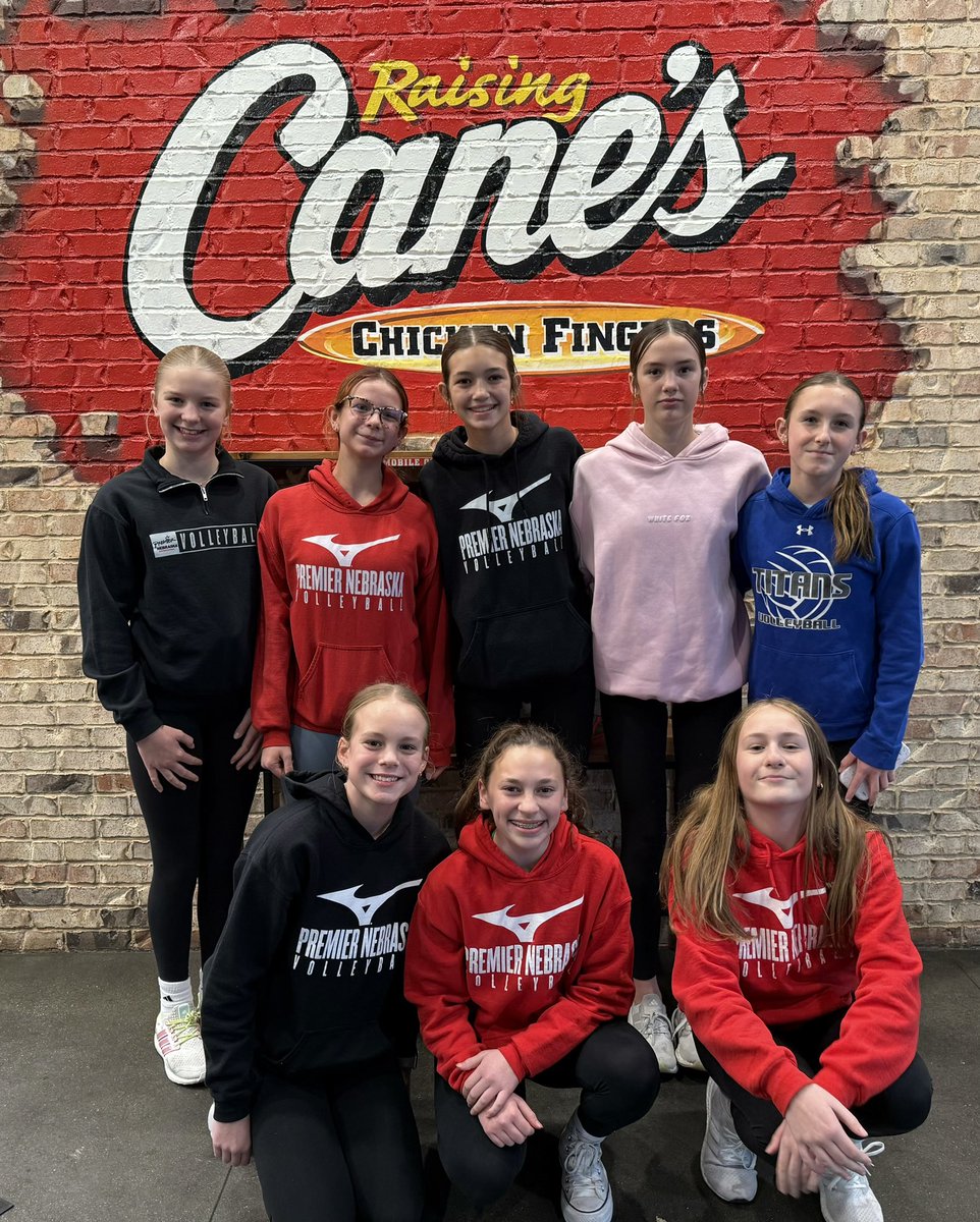 Premier13Red's tweet photo. Team bonding. Ready for the season to start! #premier_vb https://t.co/TavFui1AJ7