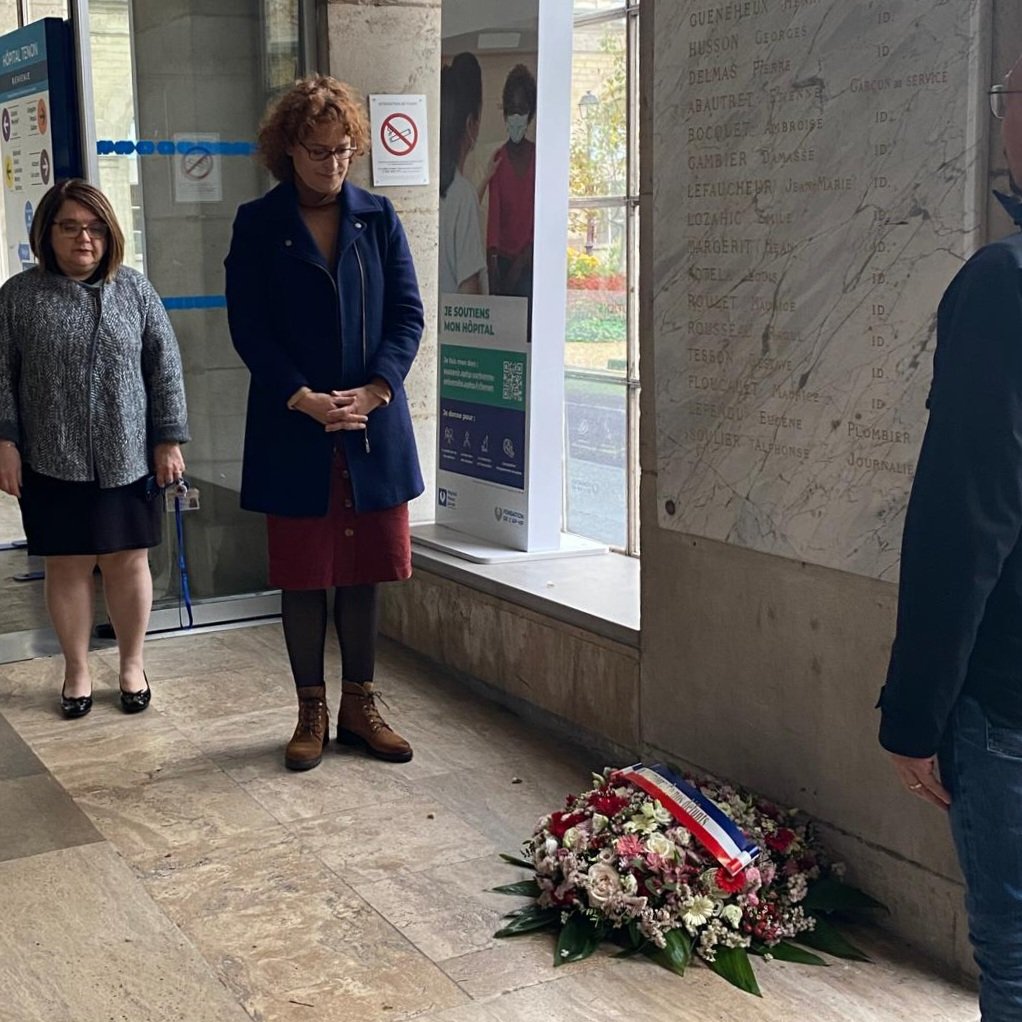 Hôpital Tenon AP-HP (@hopitaltenon) on Twitter photo 🕊 Une cérémonie commémorative de l'Armistice du #11Novembre 1918 s’est tenue en présence de la directrice de l'hôpital ce mardi dans la cour d’honneur, pour célébrer la mémoire de celles et ceux tombés pour la France. 💐
<a href="/APHP/">Assistance Publique – Hôpitaux de Paris (AP-HP)</a> #commemoration #Armistice #HopitalTenon #vieàlAPHP 🕊 Une cérémonie commémorative de l'Armistice du #11Novembre 1918 s’est tenue en présence de la directrice de l'hôpital ce mardi dans la cour d’honneur, pour célébrer la mémoire de celles et ceux tombés pour la France. 💐
<a href="/APHP/">Assistance Publique – Hôpitaux de Paris (AP-HP)</a> #commemoration #Armistice #HopitalTenon #vieàlAPHP