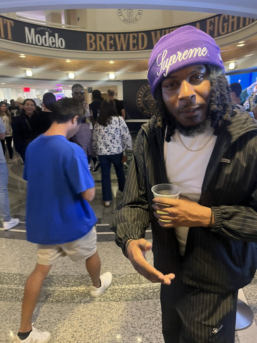 lilplayashxt1's tweet photo. Never put strangers in my business, all da 🦅 trust my vision #FreeDomo https://t.co/tE6YzSwamP