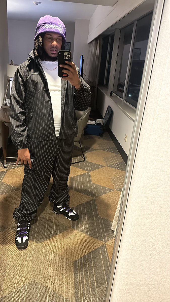 lilplayashxt1's tweet photo. Never put strangers in my business, all da 🦅 trust my vision #FreeDomo https://t.co/tE6YzSwamP