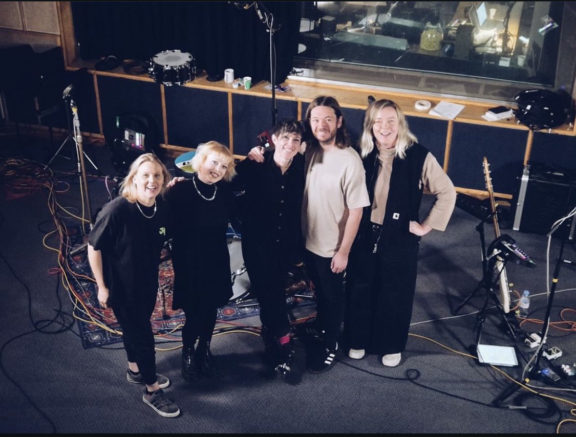 Yesterday - <a href="/shedrewthegun/">she drew the gun</a> live in session for <a href="/steve_lamacq/">Steve Lamacq</a> on <a href="/BBC6Music/">BBC Radio 6 Music</a> 

Listen back here: bbc.co.uk/sounds/play/m0… <a href="/subcatmusic/">Submarine Cat Records</a>
