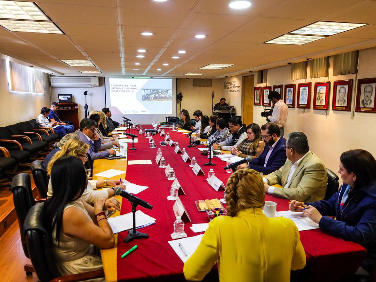 SaludEdomex's tweet photo. La Doctora Macarena Montoya Olvera llevó a cabo la Octava Sesión del Comando Estatal e Interinstitucional de los Servicios de Salud del Estado de México #CEISS. En la cual se dio cuentas y seguimiento de las acciones en materia de salud mental. https://t.co/1xj9c1KBac