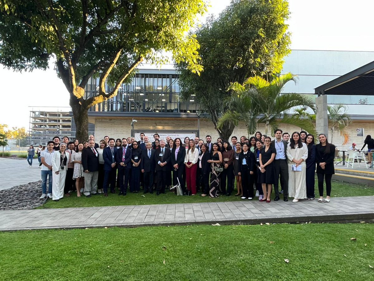 HCCH_TheHague's tweet photo. 🇲🇽 Del 21 al 25 octubre, el Representante de la Oficina Regional para América Latina y el Caribe de la #HCCH viajó a #México para participar en reuniones interinstitucionales y en el XLVII Seminario Nacional de Derecho Internacional Privado y Comparado de @AMEDIPMX.

@GobiernoMX https://t.co/QkehB0rA8B