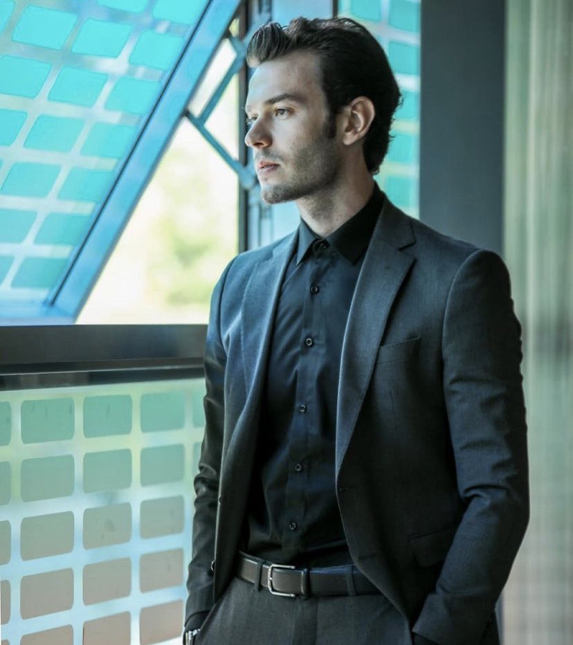 mil_castt's tweet photo. Today is love of my life's 32nd birthday.🥳🎉
Bora Doğrusöz, you will always be famous and the best male lead on earth.❤️🥰 https://t.co/NyLnOjGLp6