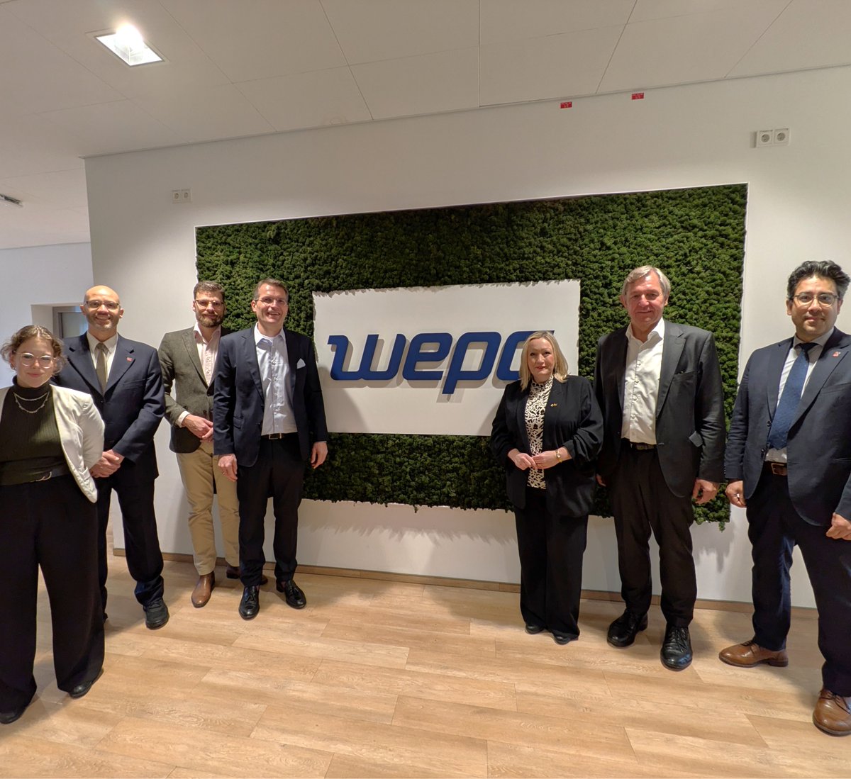 EconomyCymru's tweet photo. Today @RebeccaEvansMS toured WEPA's plant in Germany and met with executives to discuss future plans for investment in #Wales.

Last year we supported @ukwepa's £76m investment into their facility in Bridgend, creating more than 50 jobs 🌟 https://t.co/Hm4u6p3oiQ