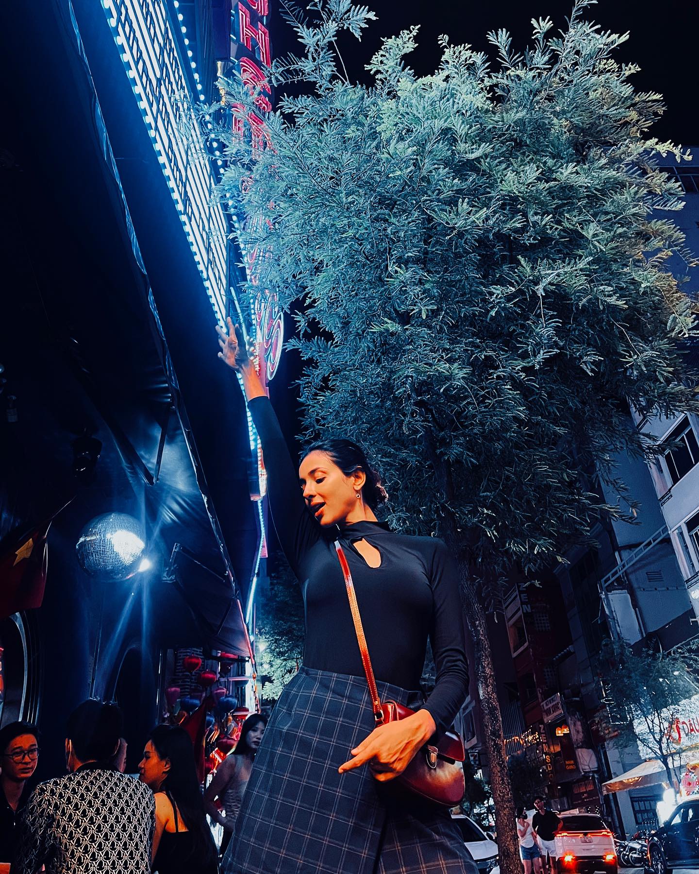 GcMuQuIWkAEIknM?format=jpg&name=large