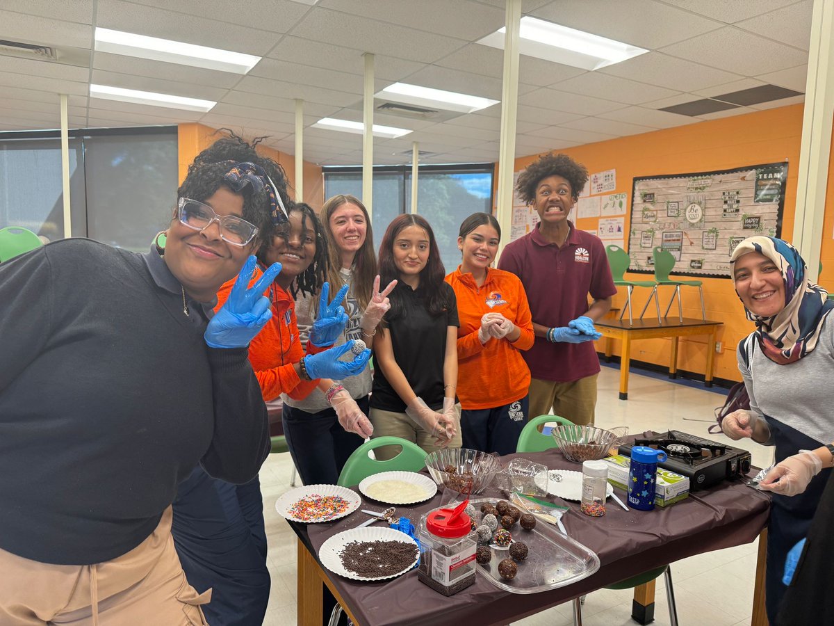 Horizon Science Academy of Lorain has a high school Cooking Club! Students are learning culinary skills and creating delicious meals. It's exciting to see the hands-on experience and creativity at work!