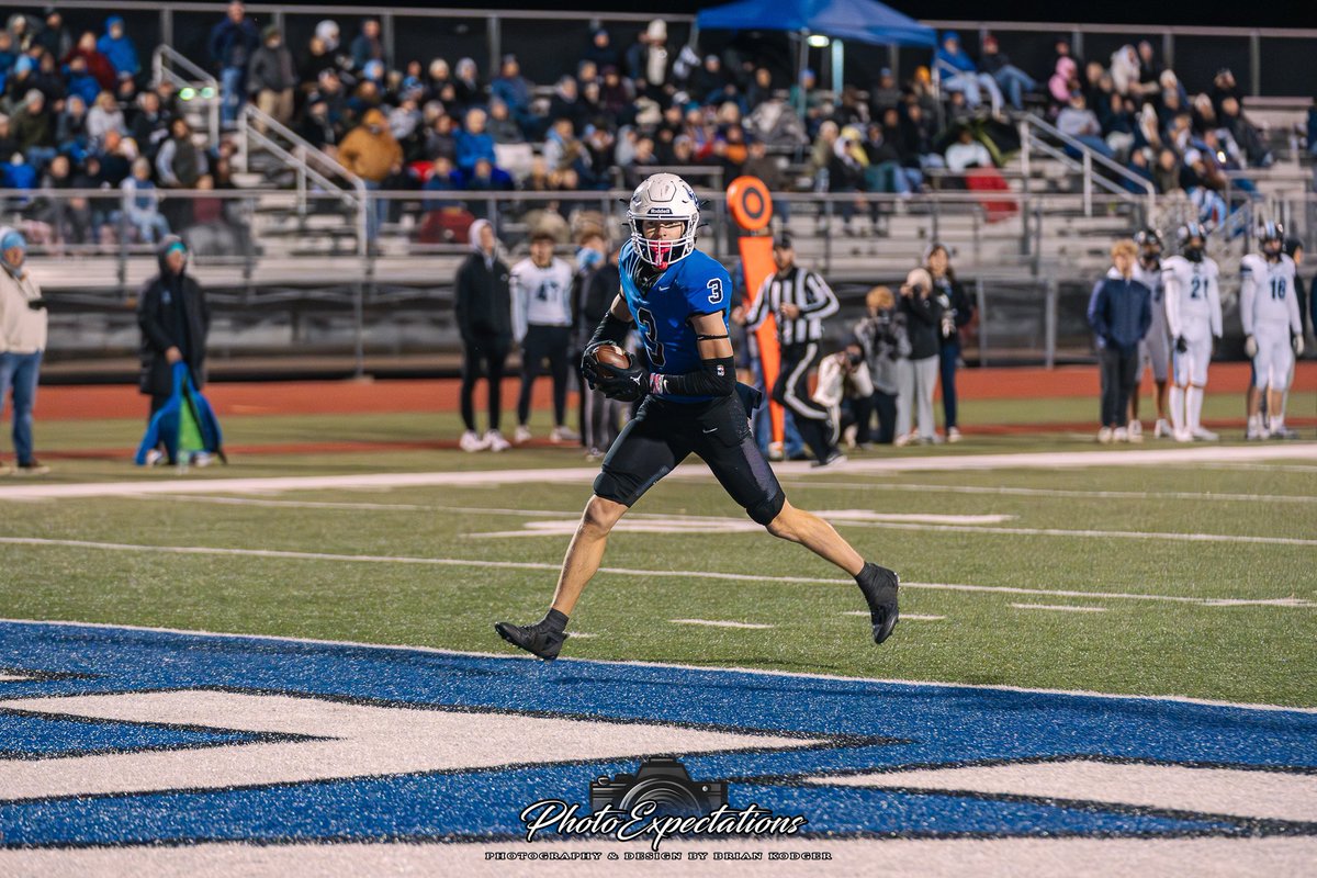 PhotoExpectatio's tweet image. Another GEHS touchdown reception!!

@GEHSBlazers @GEHSAthletics