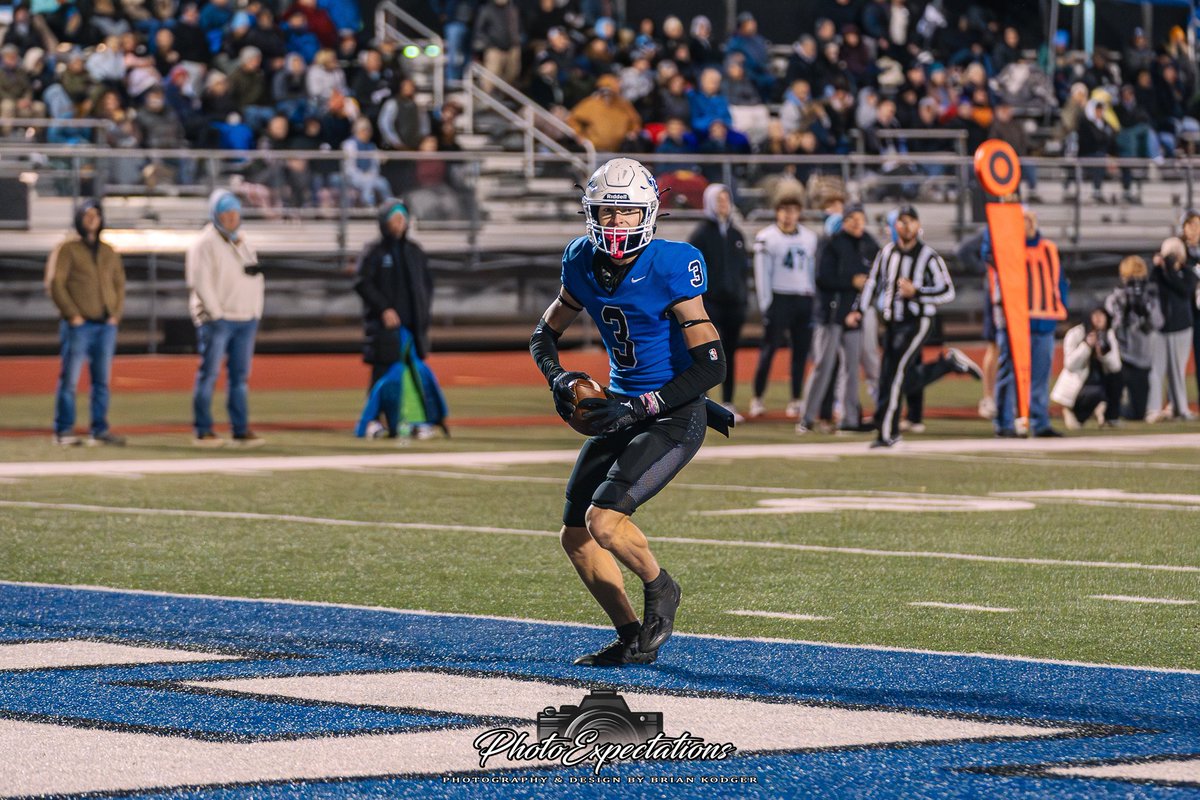 PhotoExpectatio's tweet image. Another GEHS touchdown reception!!

@GEHSBlazers @GEHSAthletics