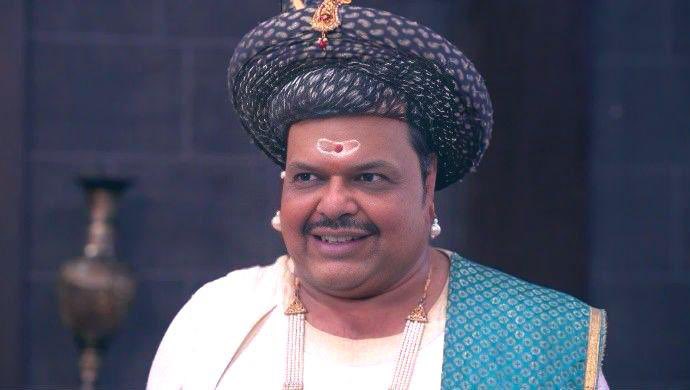 dhrvpawar's tweet photo. अंतरवलीसराटी लाठीचार्ज प्रकरणात जरांगे पाटीलांवरील SIT चौकशी सरकारने रद्द केलेली नाही, उद्या भाजप सरकार आल्यावर त्यांना चौकशीला बोलावले जाईल,आरोपीच्या पिंजऱ्यात उभे केले जाईल.अटक ही करतील.फडणवीसला मुख्यमंत्री म्हणून पाहायची इच्छा आहे त्यांनी कमळाला मतदान करावे.मी तर नाही करणार 🚩 https://t.co/c5wqcOInfr