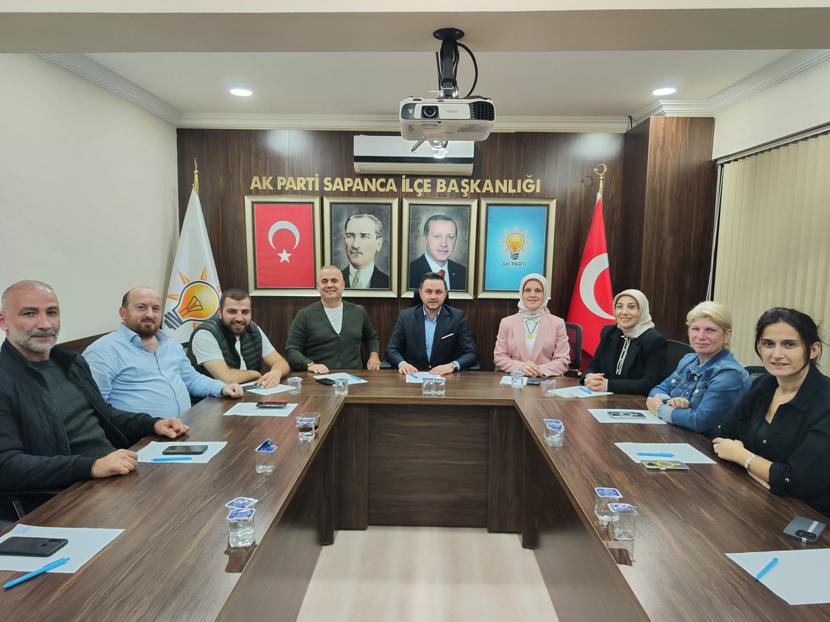 ak_sapanca's tweet photo. Haftalık olağan yönetim kurulu toplantımızı İlçe Başkanımız Sn. @BasogluSafak’nun başkanlığında, İl Başkan Yardımcımız Sn. Muhammed Çapoğlu'nun katılımıyla gerçekleştirdik. 

Toplantımız hayırlara vesile olsun. https://t.co/0LZ3Jr5qrY
