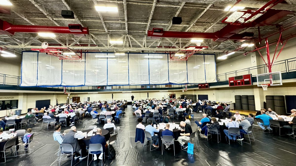 SendNetworkOK's tweet photo. Over 300 pastors joined our Lunch at the @OKBaptists Pastors' Conference Monday to hear from Mark Clifton and the Replant Team! We're committed to healthy, reproducing churches across Oklahoma. Exciting partnerships ahead to reach every corner of our state! #WeAreSendNetwork https://t.co/JFNYTP5BrM