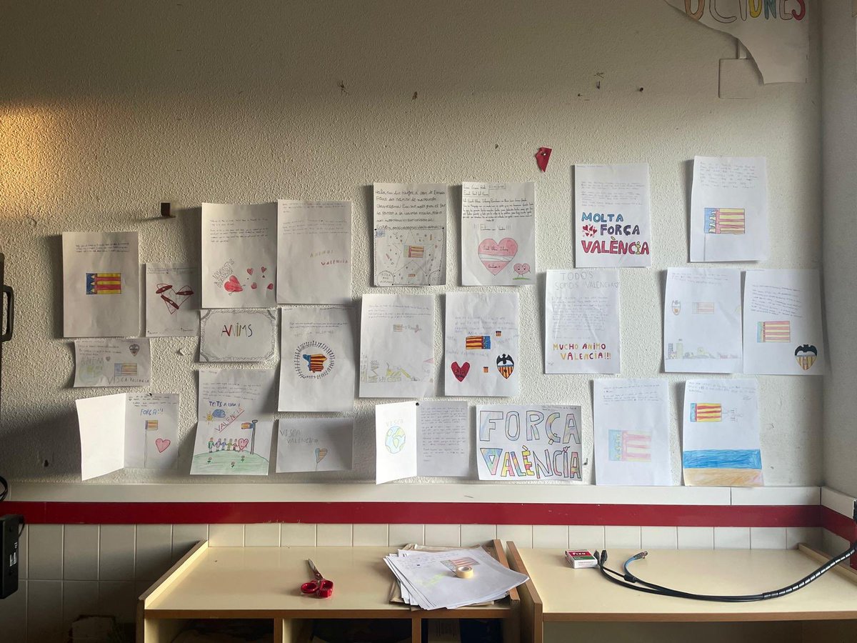 Esc Font del Roure tweet media