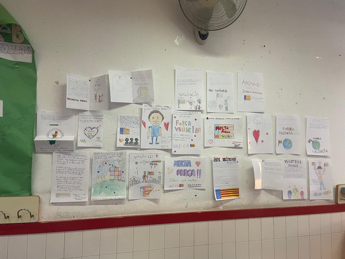 Esc Font del Roure tweet media