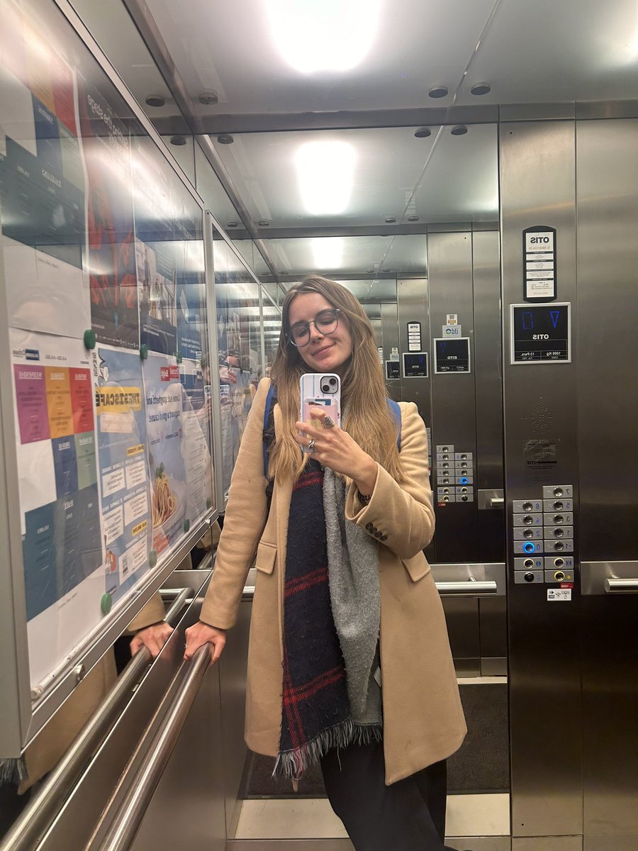 lenegheid's tweet photo. KULeuven Campus Brussel pre-les liftselfie https://t.co/I8F83WdrMD