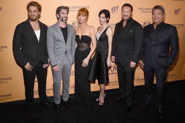 Check out Cole Hauser, Kelly Reilly, Kelsey Asbille, Luke Grimes, Gil Birmingham, and Wes Bentley lighting up the Yellowstone Season 5 premiere! 🎬✨ Who’s your favorite character? #YellowstoneFans #RedCarpetMagic Photos: 57628959 (Anthony Behar / Sipa USA / Newscom)